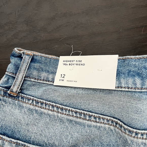 NWT American Eagle Distressed Denim Women Shorts Boyfriend cut Highest Rise 14 - Picture 4 of 5